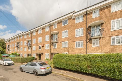 undefined, Hazel Close, Brentford TW8