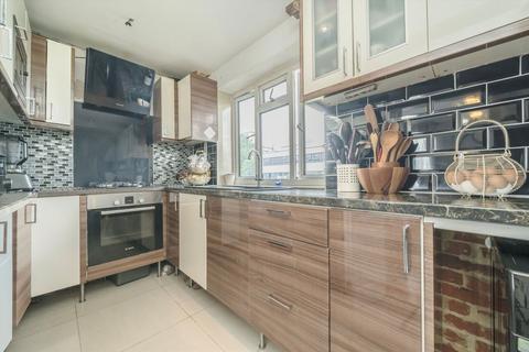 undefined, Hazel Close, Brentford TW8