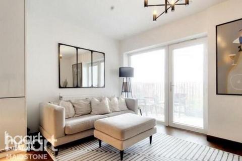 2 bedroom apartment for sale, Waterhouse Avenue, MAIDSTONE