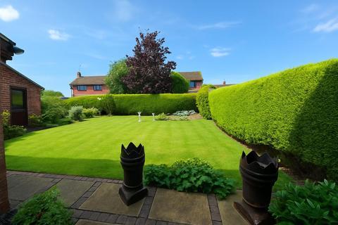 4 bedroom detached house for sale, Andrews Drive, Evesham