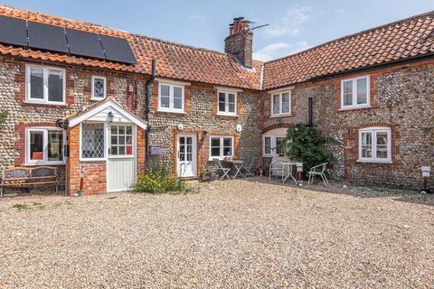 undefined, A Beautifully Presented Chain Free Cottage in Bodham