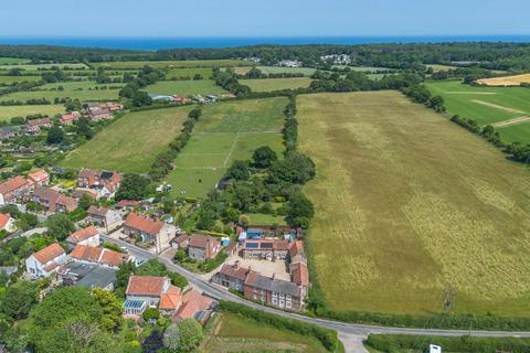 undefined, A Beautifully Presented Chain Free Cottage in Bodham