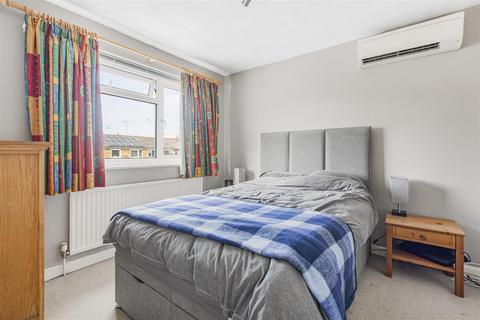 25a Clewer Fields, Windsor, SL4 5BW