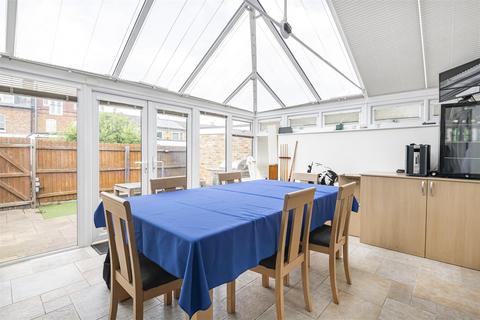 25a Clewer Fields, Windsor, SL4 5BW