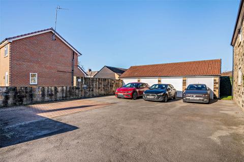 31 Beck Lane, Collingham, Wetherby, LS22 5BW