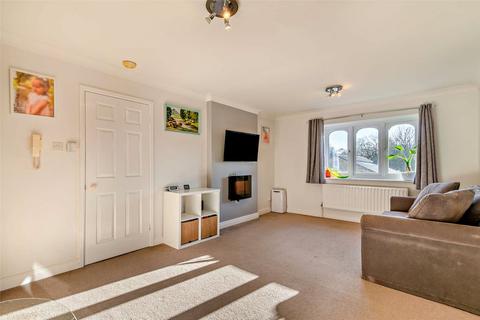 31 Beck Lane, Collingham, Wetherby, LS22 5BW