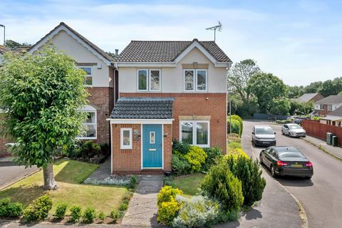 3 bedroom detached house for sale, Bramshill Avenue, Kettering NN16