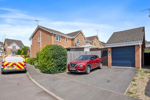 3 bedroom detached house for sale, Bramshill Avenue, Kettering NN16