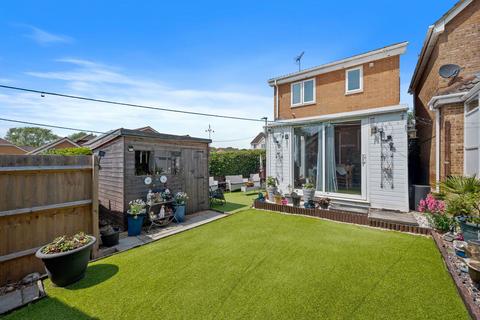 3 bedroom detached house for sale, Bramshill Avenue, Kettering NN16