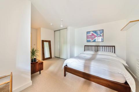 1 bedroom flat for sale, Clapham Road, London, SW9