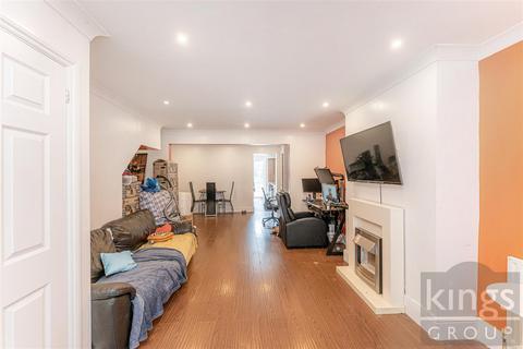 3 Rainer Close, Cheshunt, Waltham Cross, EN8 9QJ
