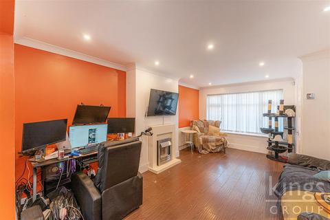 3 Rainer Close, Cheshunt, Waltham Cross, EN8 9QJ