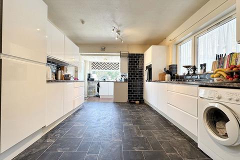 undefined, Bron Gele, Belgrano, Conwy, LL22 9YF