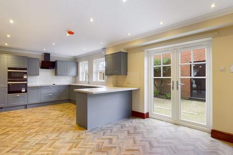 4 bedroom townhouse to rent, 31 Langworthgate, Lincoln