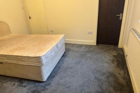 1 bedroom flat to rent, Room 1, 6 Lonsdale Road, Wolverhampton, West Midlands, WV3 0DY