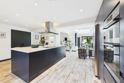 7 bedroom semi-detached house for sale, Fakenham Road, Beetley
