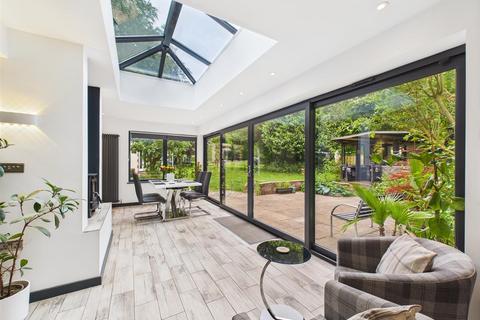 7 bedroom semi-detached house for sale, Fakenham Road, Beetley