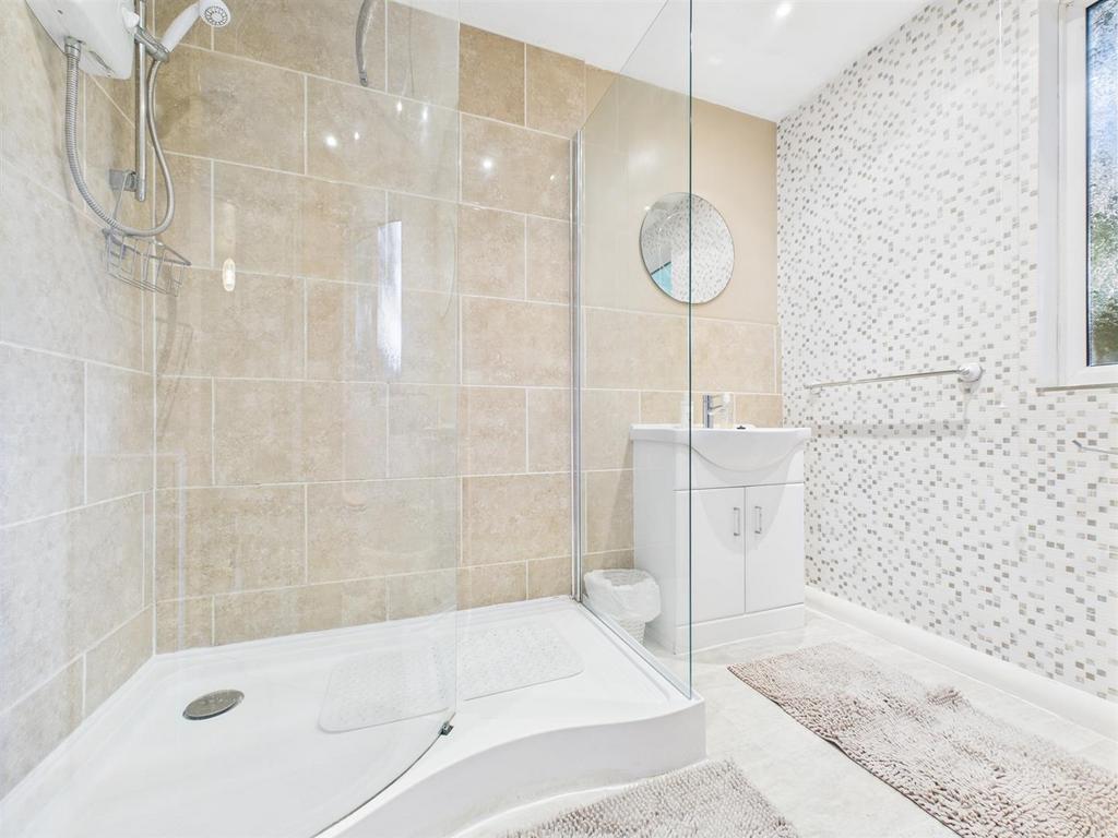 Annexe Shower Room
