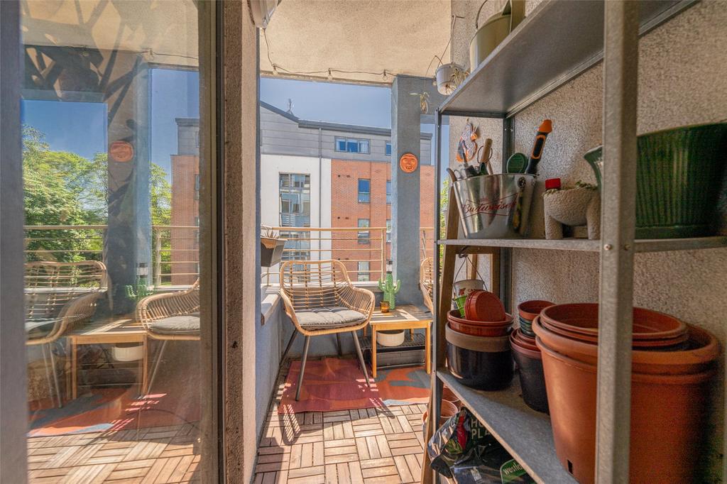Balcony Alt
