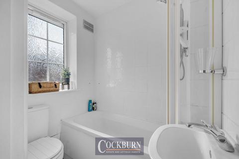 1 bedroom flat for sale, Prestbury Square, Mottingham, SE9