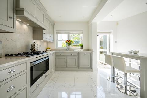 4 bedroom detached house for sale, The Croft, Beech Lane, Buckhurst Hill, IG9