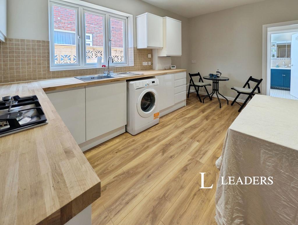 Apartment in Southampton, Western Docks, Hill - View 2