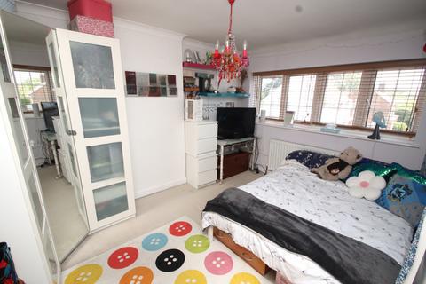 37 Woodley Road, Orpington, BR6 9BN