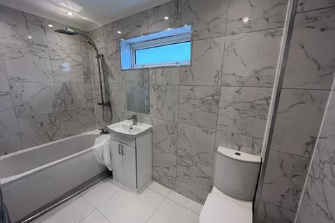 3 bedroom bungalow to rent, Clare Road, Maidenhead SL6