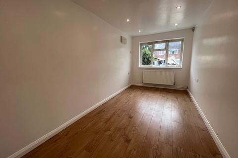 3 bedroom bungalow to rent, Clare Road, Maidenhead SL6