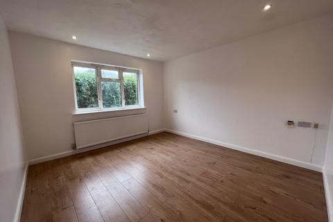 3 bedroom bungalow to rent, Clare Road, Maidenhead SL6