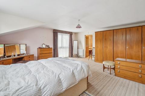 5 bedroom detached house for sale, Howards Thicket, Gerrards Cross, Buckinghamshire, SL9