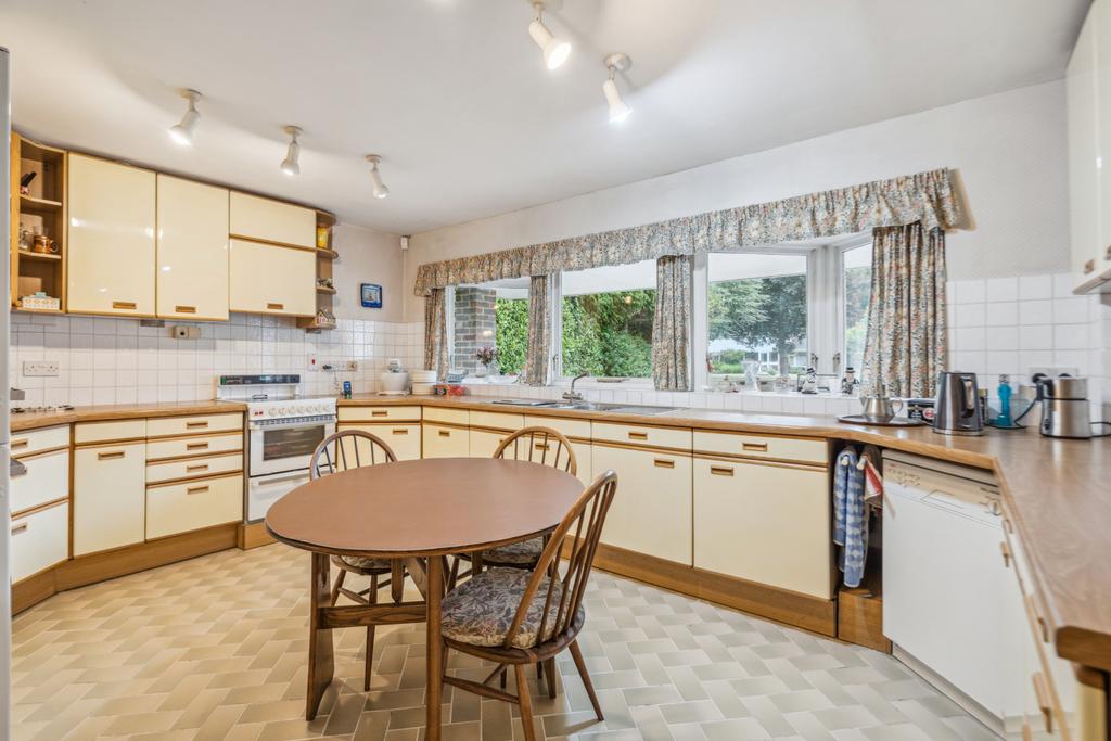 Kitchen/ Breakfast