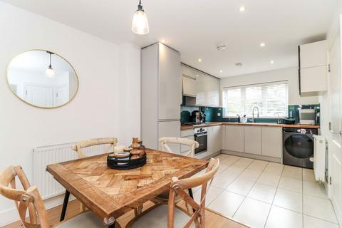 19 Ash Grove, Chesham, HP5 2FU