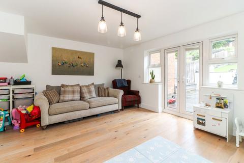 19 Ash Grove, Chesham, HP5 2FU