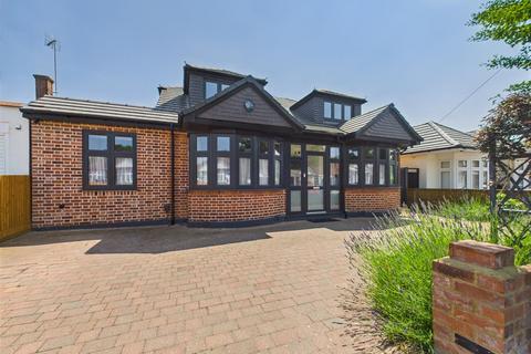 4 Willow Grove, Ruislip, HA4 6DF