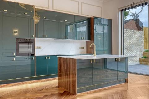 5 bedroom semi-detached house for sale, Palmerston Road, Buckhurst Hill