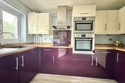 64 Fleming Way, Exeter, EX2 4TP