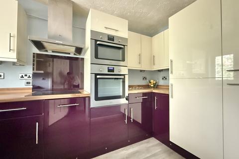 64 Fleming Way, Exeter, EX2 4TP