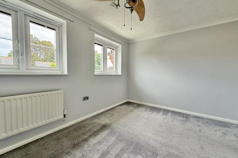 64 Fleming Way, Exeter, EX2 4TP