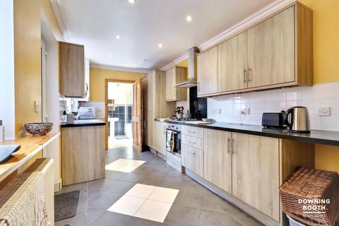 2 bedroom flat for sale, Alexandra Road, Stafford ST17
