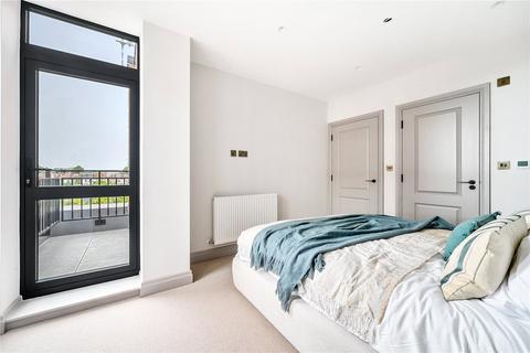 undefined, Lynwood Close, London, E18