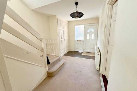 4 bedroom semi-detached house for sale, Ivinghoe Road, Bushey, WD23.