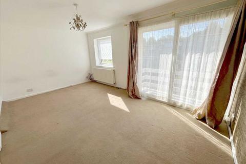4 bedroom semi-detached house for sale, Ivinghoe Road, Bushey, WD23.