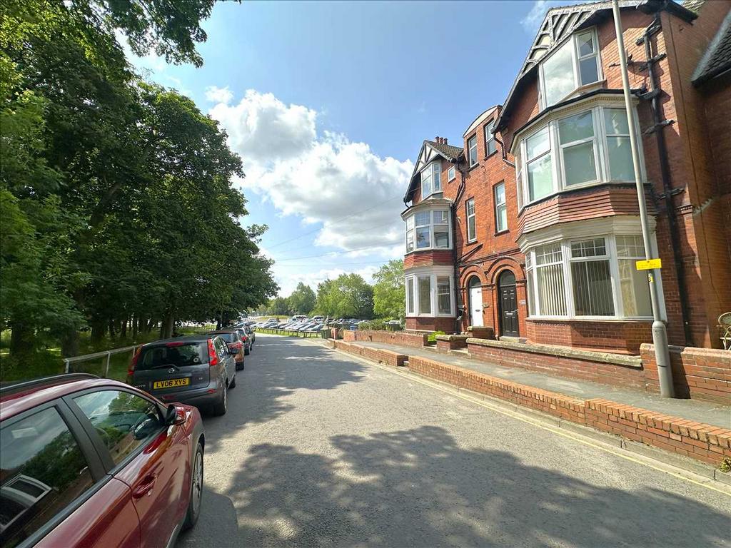 West Avenue, Filey 2 bed apartment for sale - £190,000