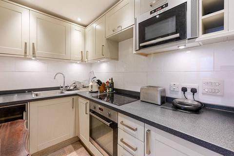 Studio for sale, Sutherland St, Pimlico, London, SW1V