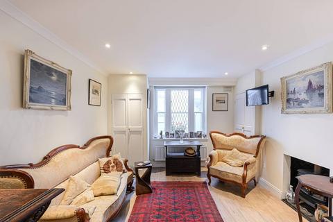 Studio for sale, Sutherland St, Pimlico, London, SW1V