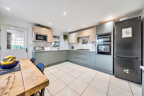 25 Renwick Drive, Bromley, BR2 9GS