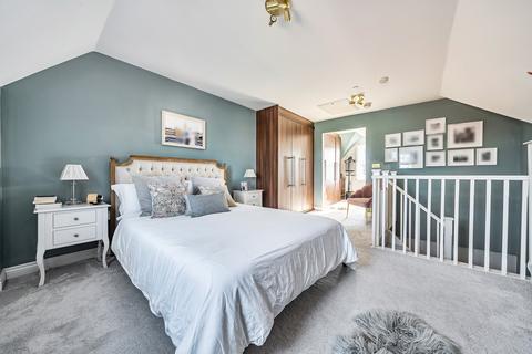 25 Renwick Drive, Bromley, BR2 9GS