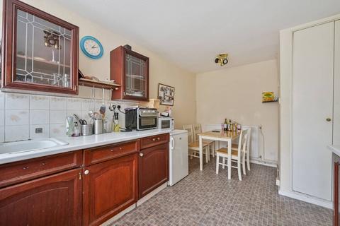 3 bedroom flat to rent, Arabella Drive, Putney, London, SW15
