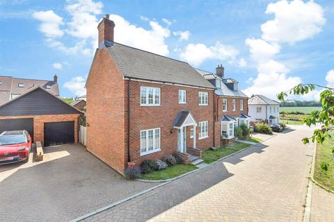 13 Fuggle Drive, Tenterden, TN30 6FJ